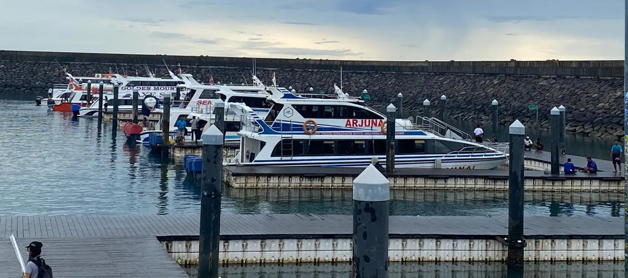 Fastboats & crossings