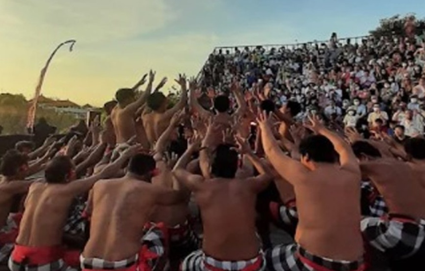 KECAK DANCE ULUWATU PERFORMANCE