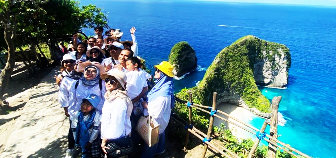Nusa Penida Package Tour 2 Days 1 Nights