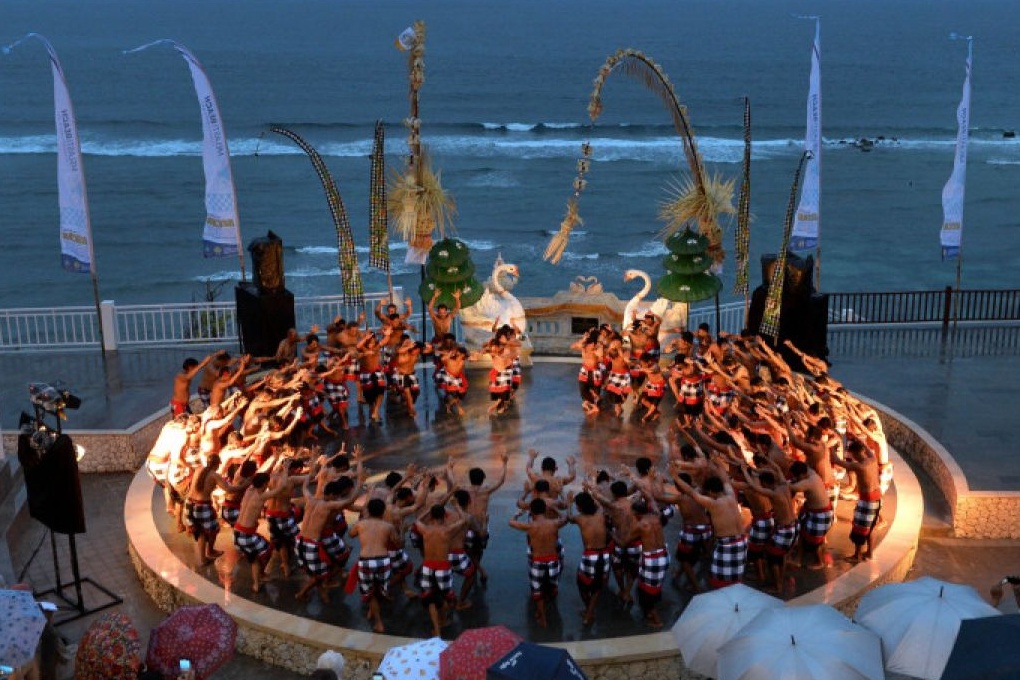 KECAK DANCE MELASTI PERFORMANCE