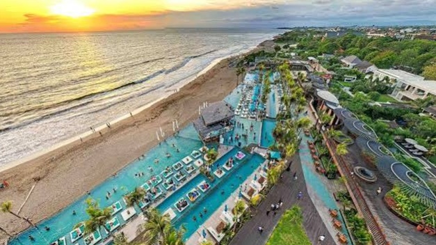 Atlas Beach Club photo 4