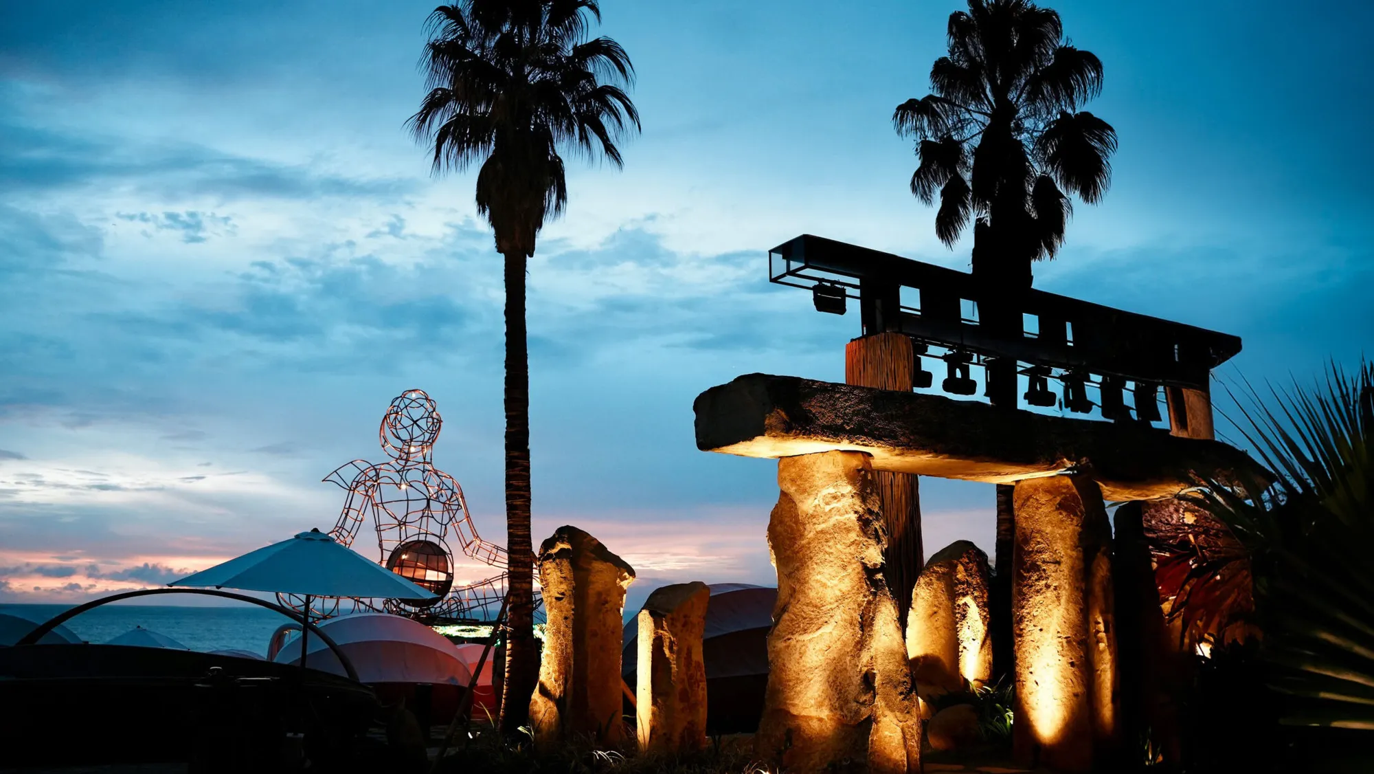 Nuanu Creative City Discovery & Luna Beach Club Escape photo 2