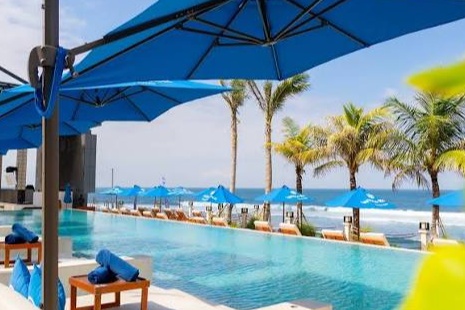 White Rock Beach Club photo 2