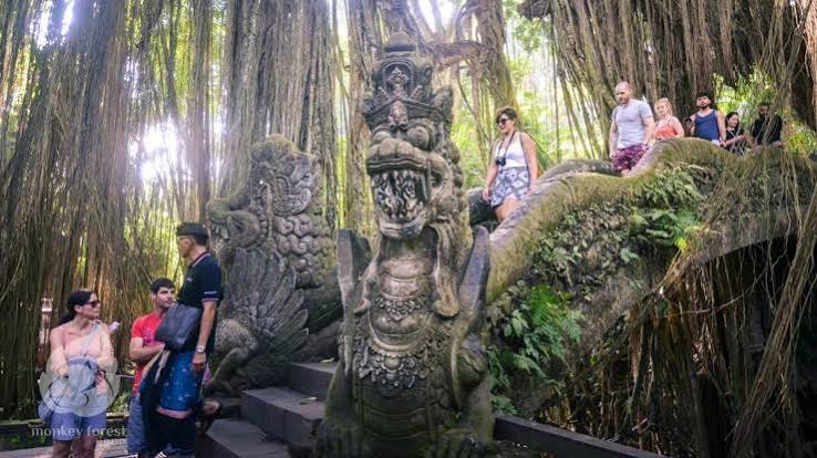 Mandala Suci Wenara Wana