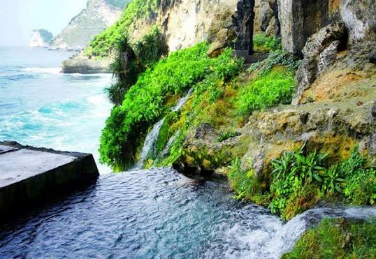 Guyangan Waterfall Nusa Penida