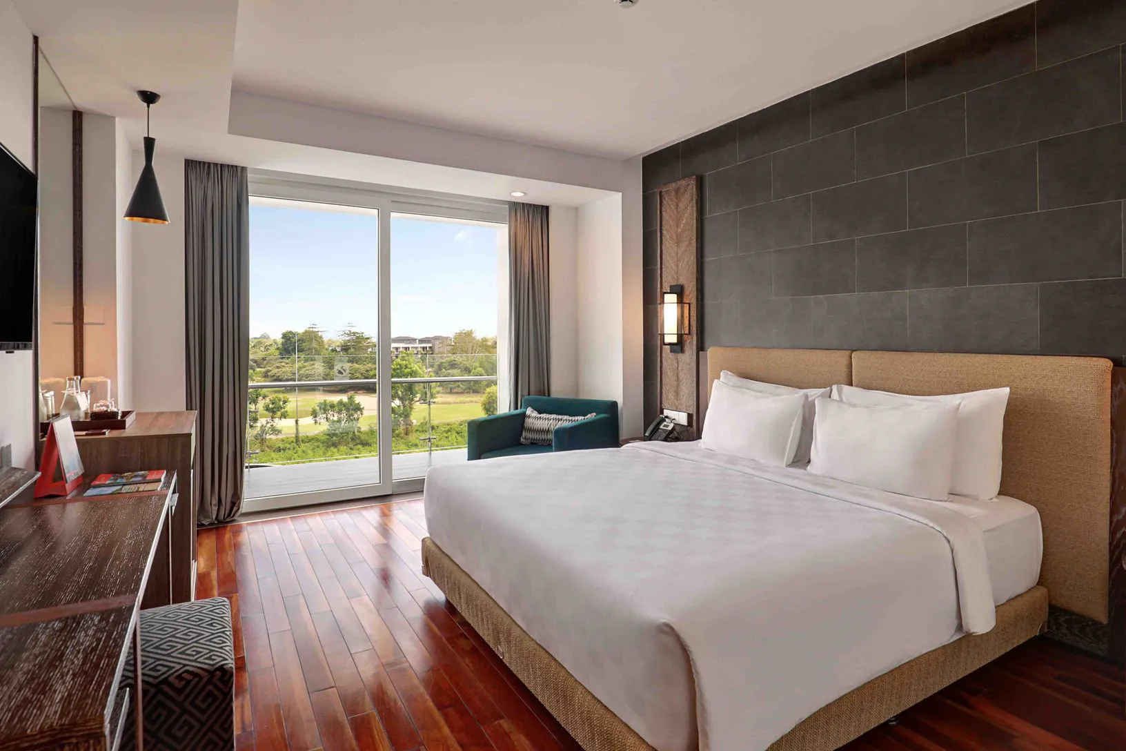 Deluxe Balcony Room