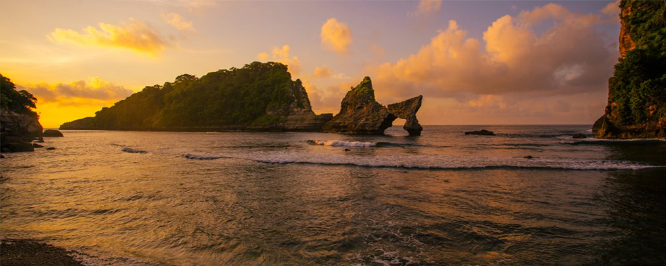 Atuh Beach