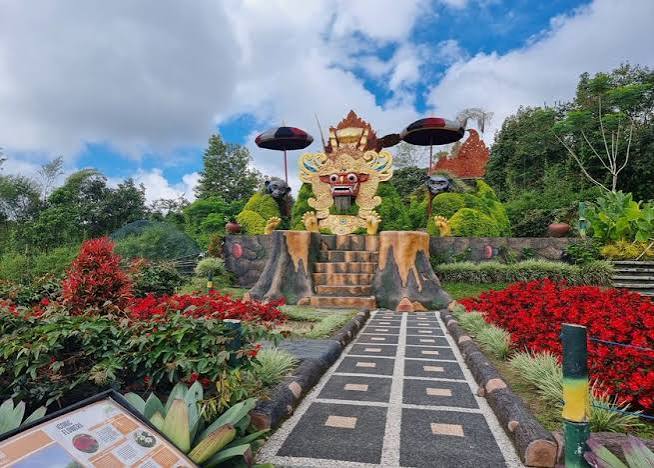 THE BLOOMS GARDEN